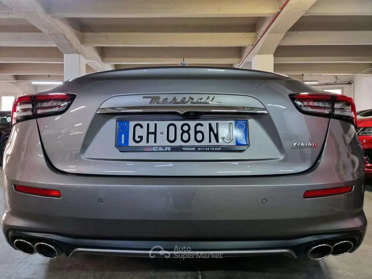 Usata Maserati Ghibli GranLusso 349 CV (256 kW) 2022 Grigio Berlina