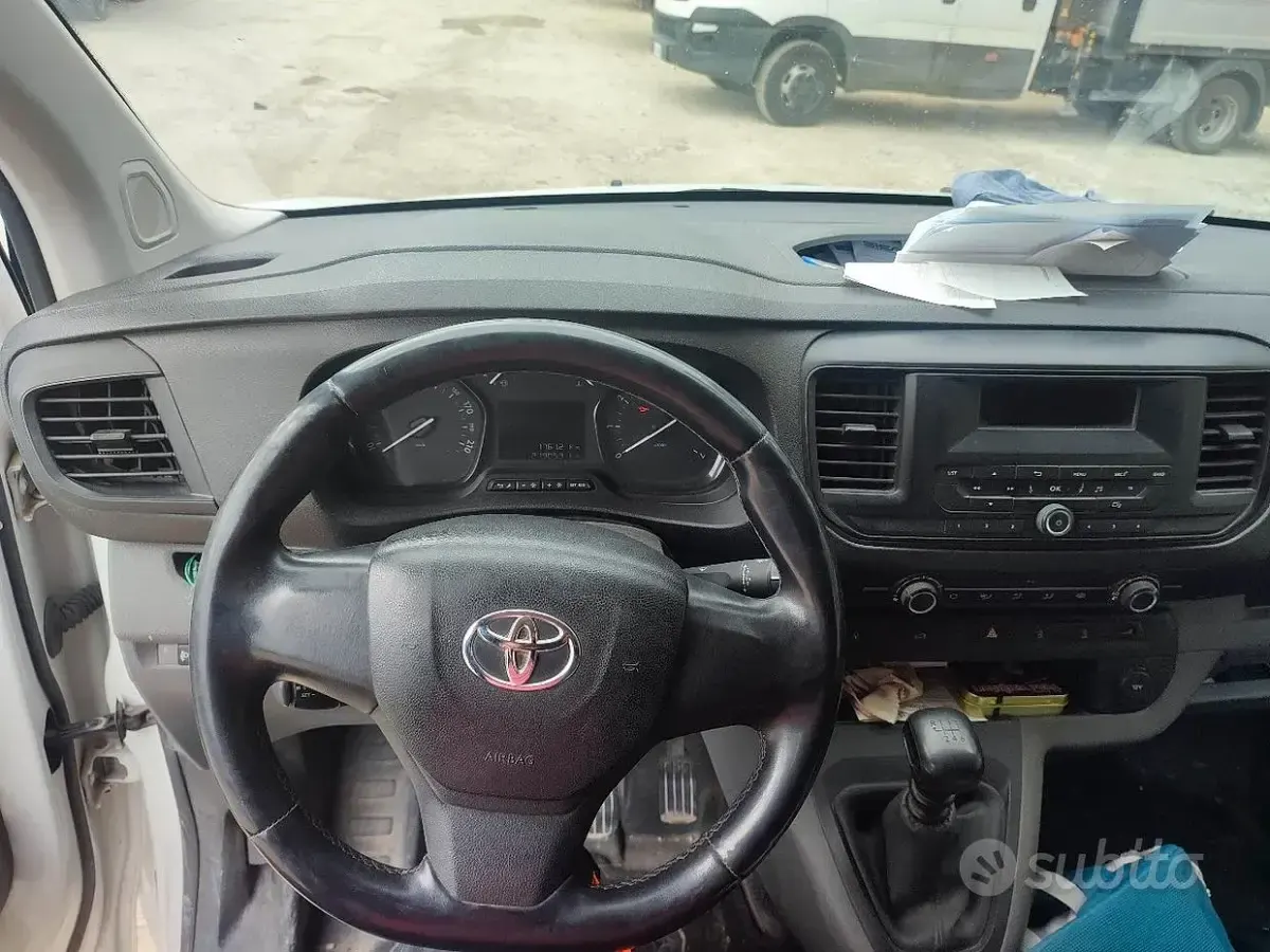 Usata Toyota Proace 115 CV (84 kW) 2017 Bianco Monovolume