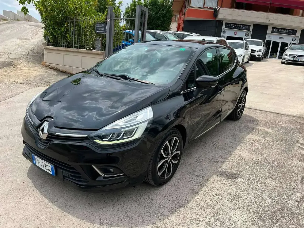 Usata Renault Clio 90 CV (66 kW) 2019 Nero Utilitaria
