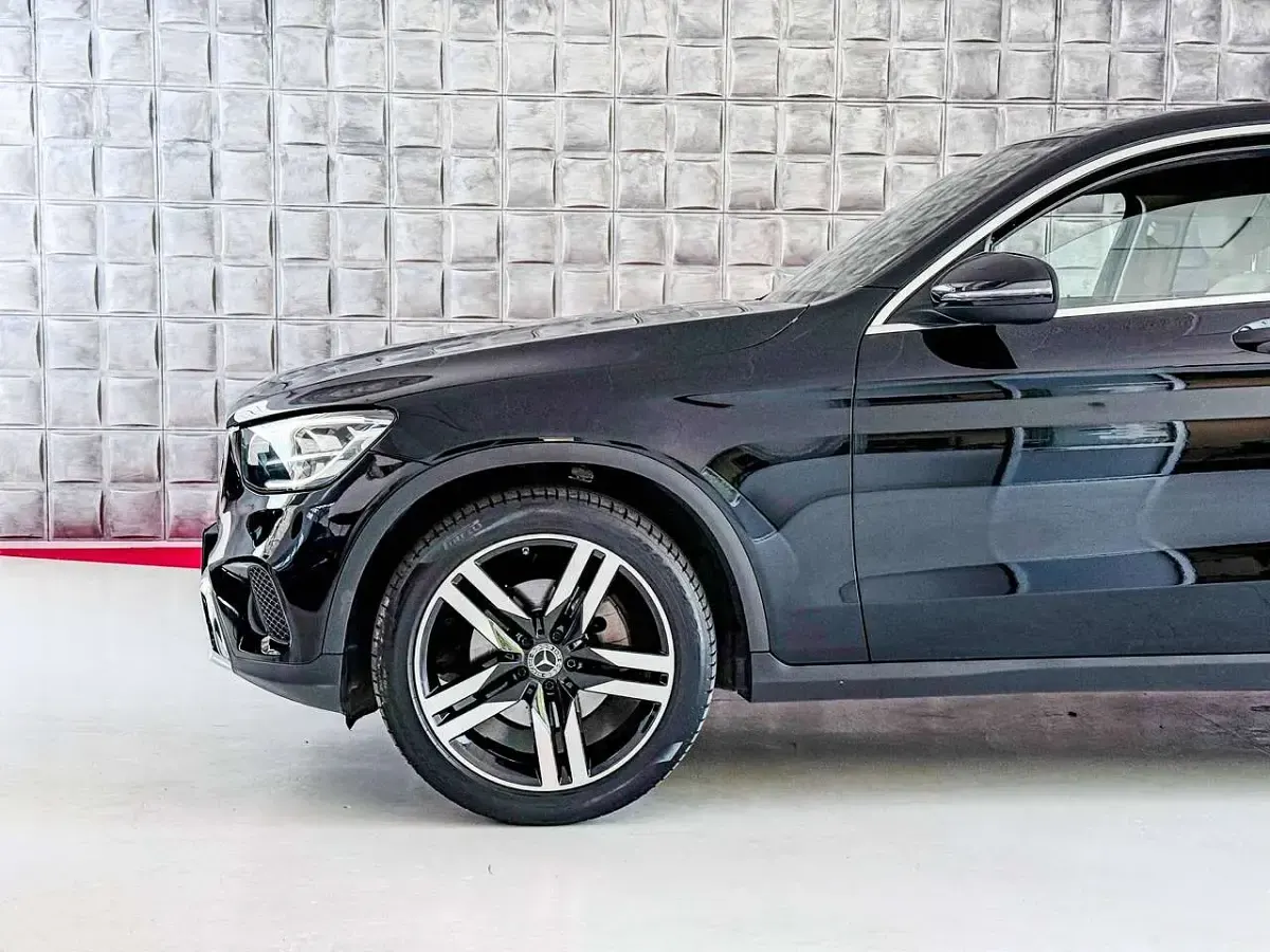 Usata Mercedes GLC200 197 CV (144 kW) 2021 Nero SUV