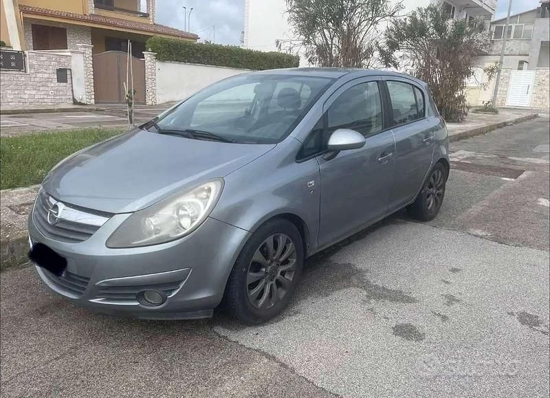 Usata Opel Corsa Edition 86 CV (63 kW) 2010 Grigio Utilitaria