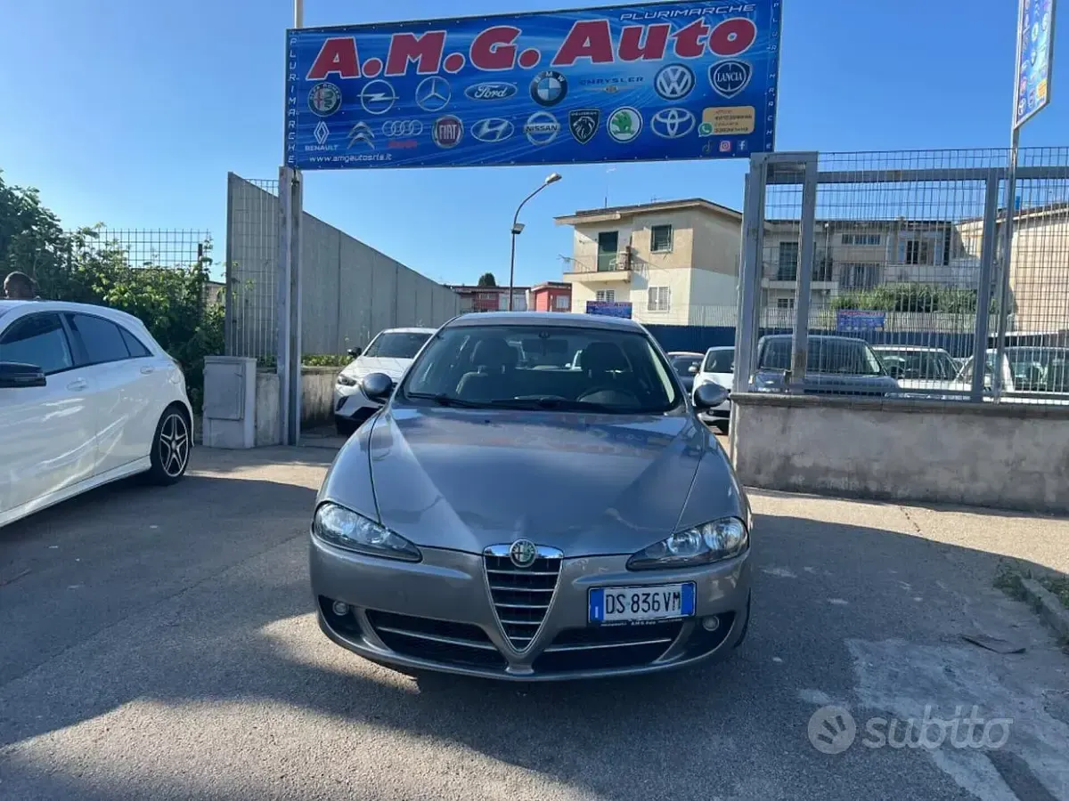 Usata Alfa Romeo 147 Distinctive 120 CV (88 kW) 2008 Grigio Utilitaria