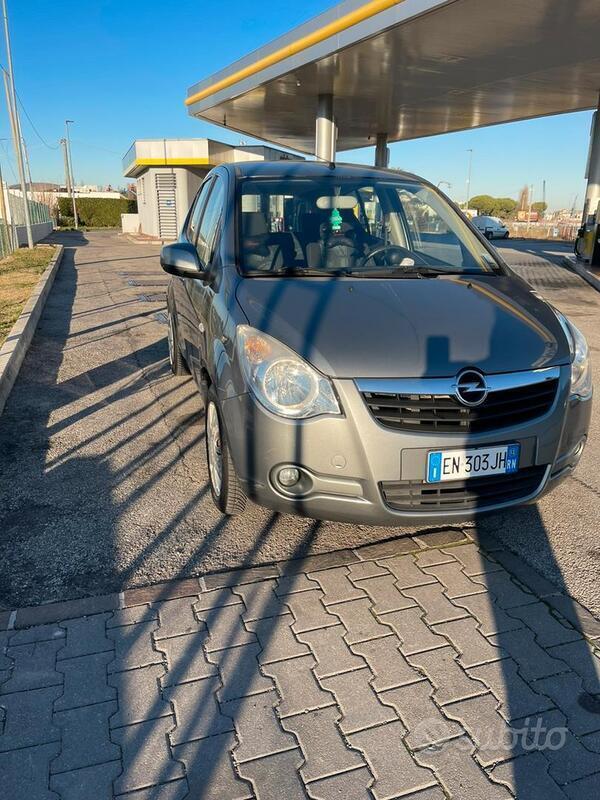 Usato 2012 Opel Agila 1.0 Benzin 68 CV (6.000 €)