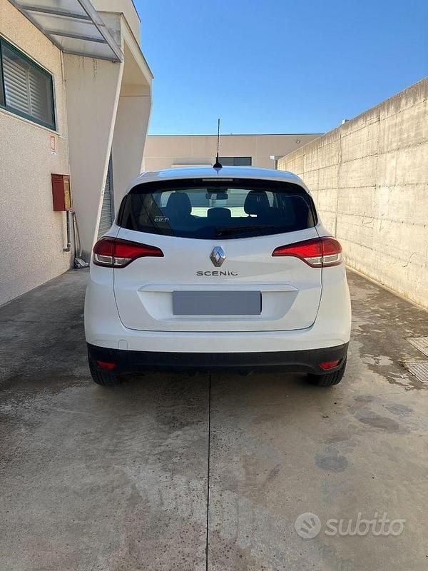 Usata Renault Scénic IV 120 CV (88 kW) 2020 Bianco Monovolume