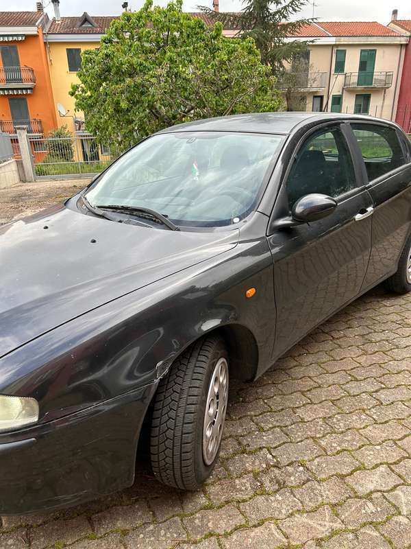Usato 2004 Alfa Romeo 2000 1.9 Diesel 116 CV (1.000 €)