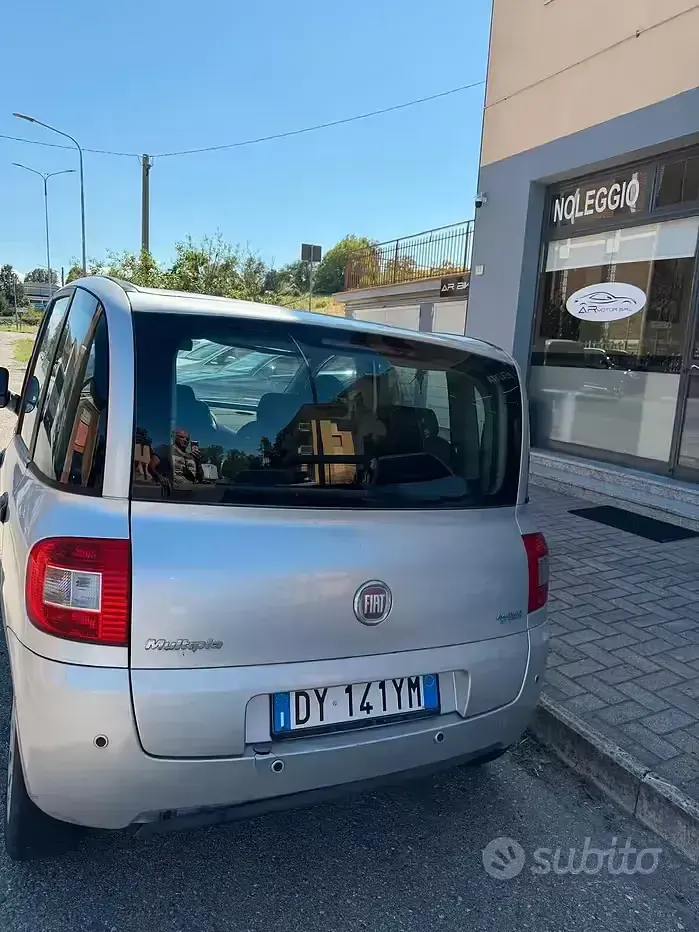 Usata Fiat Multipla Emotion 103 CV (75 kW) 2010 Grigio Monovolume