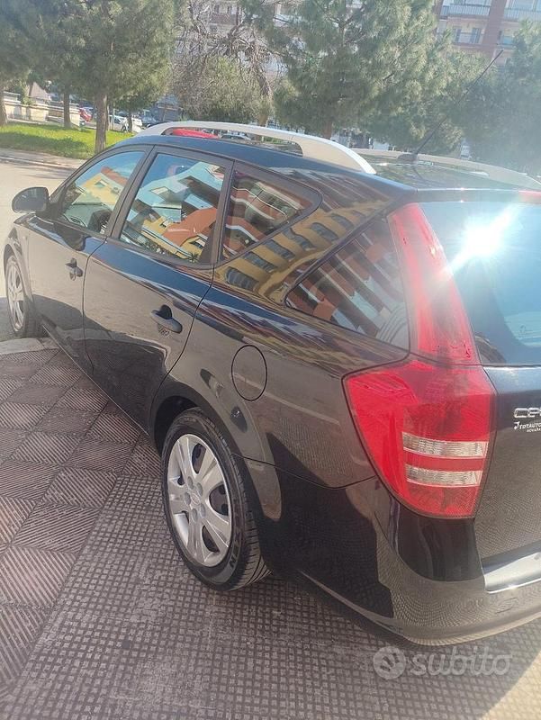 Usata Kia Ceed 90 CV (66 kW) 2007 Utilitaria