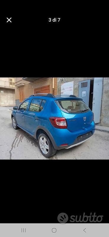 Usata Dacia Sandero 90 CV (66 kW) 2014 Blu SUV