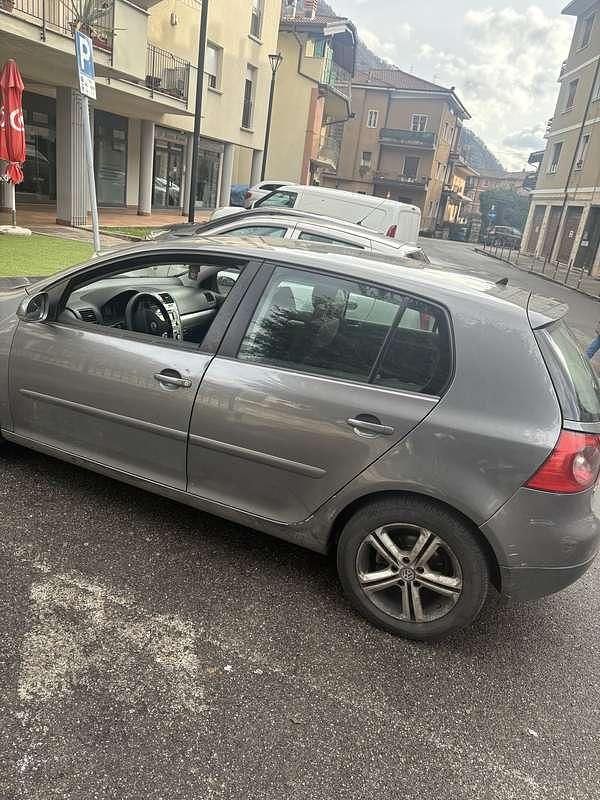Usata VW Golf IV 101 CV (74 kW) 2005 Berlina