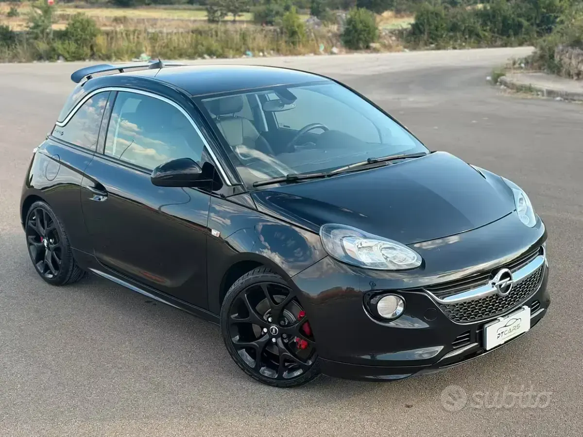 Usata Opel Adam Edition 150 CV (110 kW) 2017 Nero Utilitaria