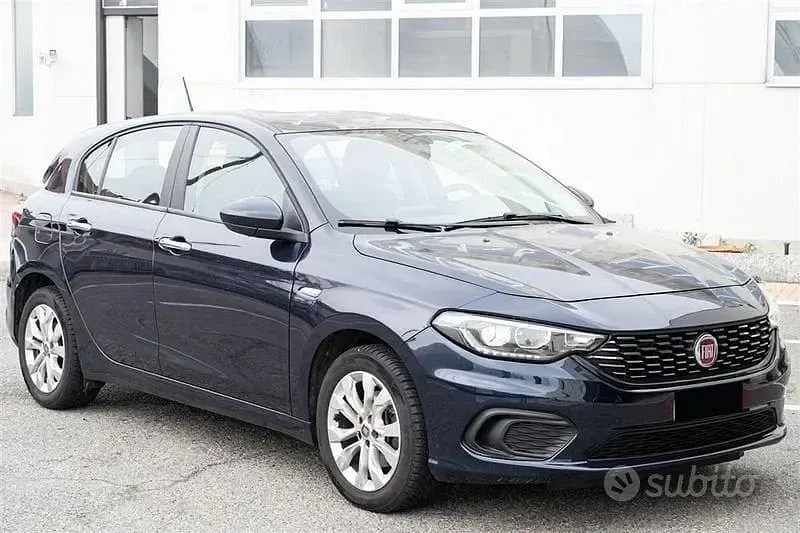 Usata Fiat Tipo Easy 95 CV (69 kW) 2019 Bluazzurro Berlina