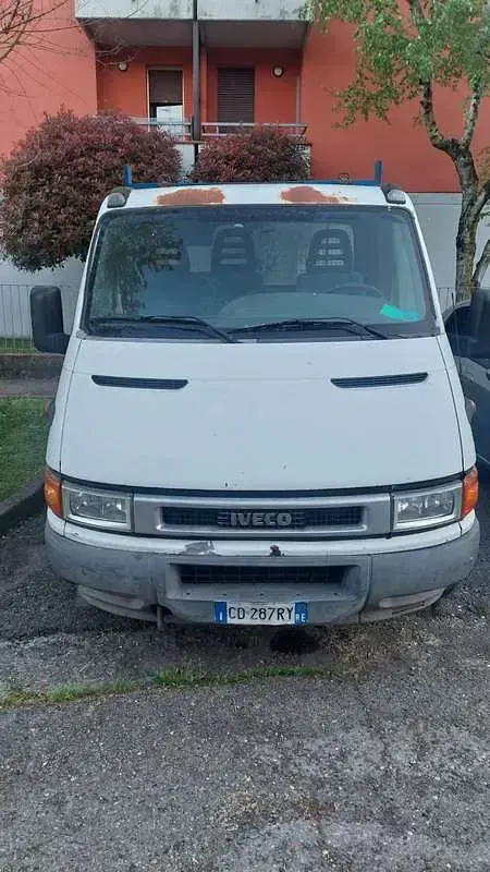 Usata Iveco Daily 110 CV (80 kW) 2005 Bianco Furgone