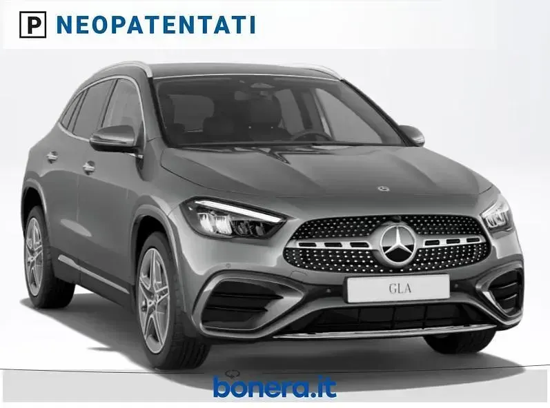 Nuova Mercedes GLA180 AMG line 136 CV (100 kW) 2026 Grigio SUV