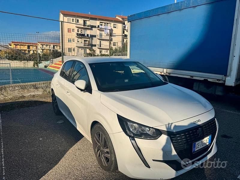 Usata Peugeot 208 100 CV (73 kW) 2021 Bianco Utilitaria
