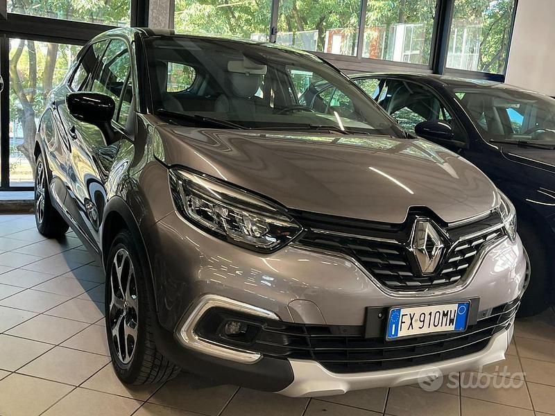 Grigio scuro Usata 2019 Renault Captur SUV | 11.990 € (Buon prezzo) - Immagine 1/4
