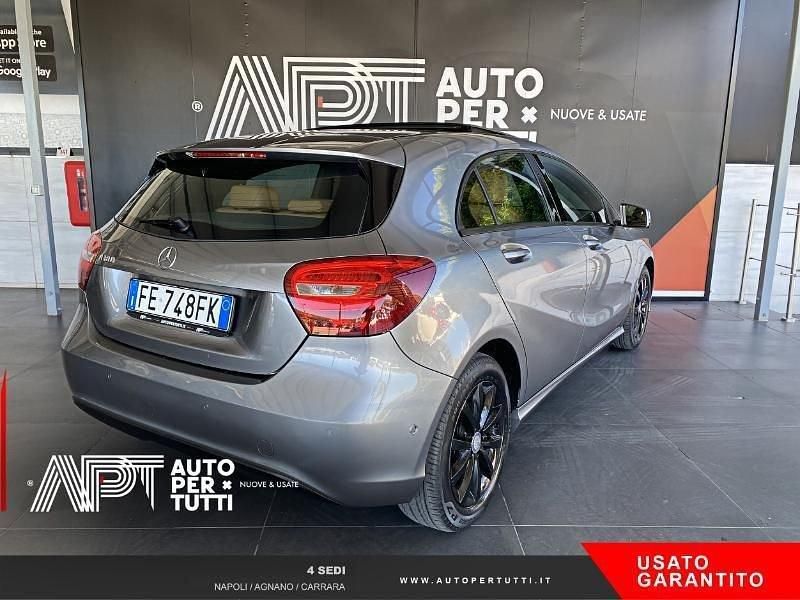 Usata Mercedes A180 Business 122 CV (89 kW) 2016 Grigio scuro Utilitaria