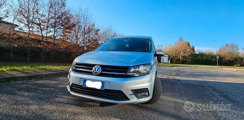 Usata VW Caddy 2020 Grigio Monovolume