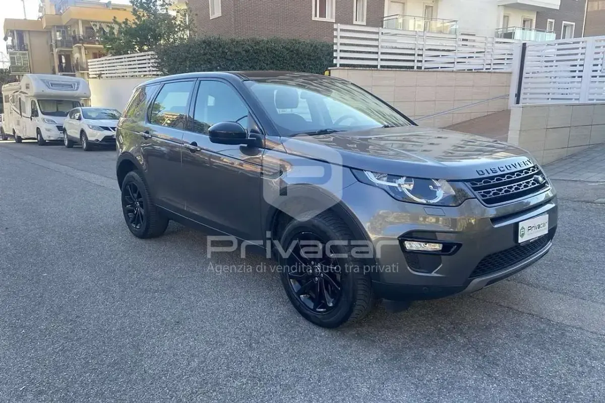 Usata Land Rover Discovery 5 SE 150 CV (110 kW) 2018 Grigio SUV