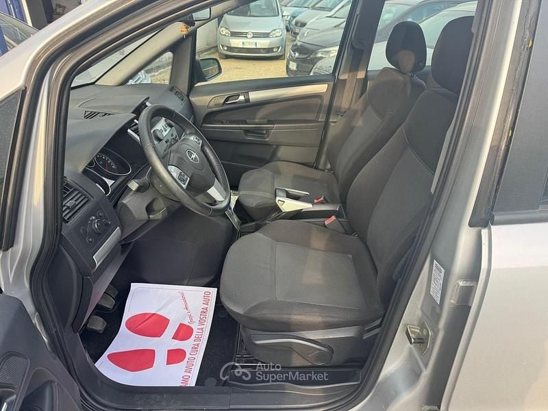 Usata Opel Zafira 140 CV (102 kW) 2010 Monovolume