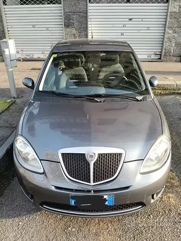 Usata Lancia Ypsilon 80 CV (58 kW) 2011 Grigio Utilitaria