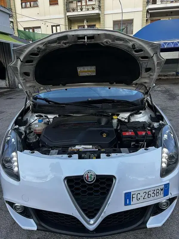 Usata Alfa Romeo Giulietta Super 120 CV (88 kW) 2016 Utilitaria