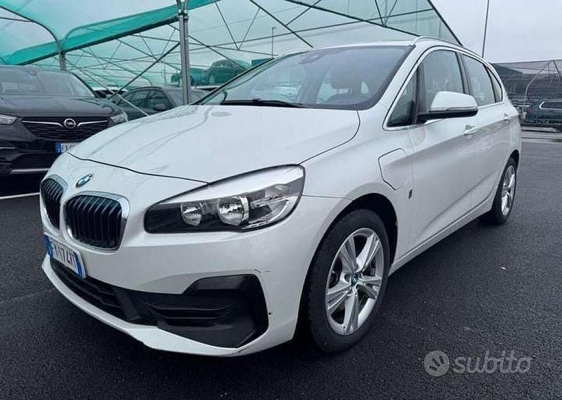 Usata BMW 225 Active Tourer iPerformance 136 CV (100 kW) 2019 Bianco Monovolume