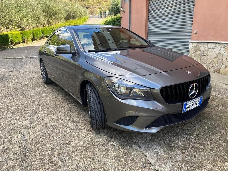 Usata Mercedes CLA200 136 CV (100 kW) 2013 Grigio Berlina