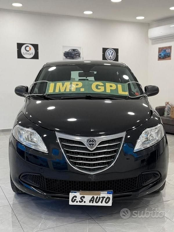 Usata Lancia Ypsilon Gold 69 CV (50 kW) 2014 Nero Utilitaria