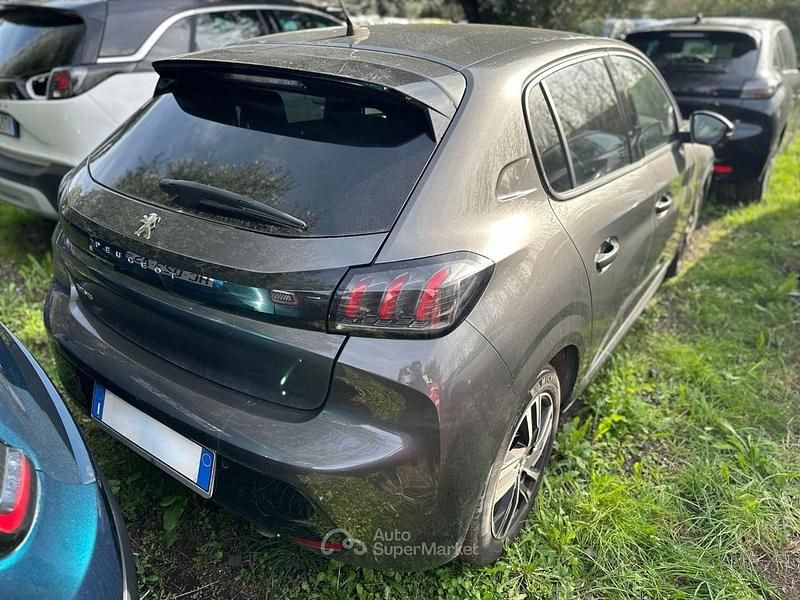 Usata Peugeot 208 Allure 101 CV (74 kW) 2023 Grigio Utilitaria
