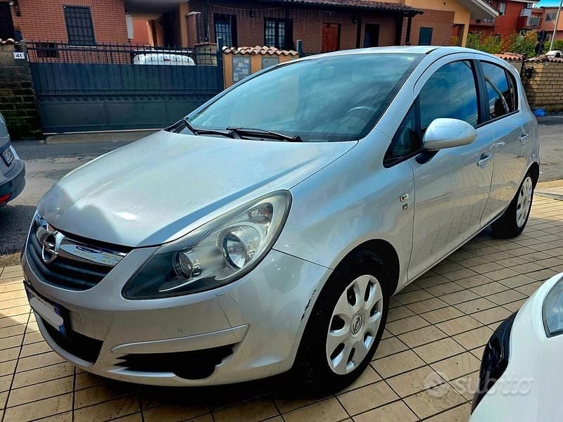 Usata Opel Corsa Cosmo 95 CV (69 kW) 2010 Grigio Utilitaria
