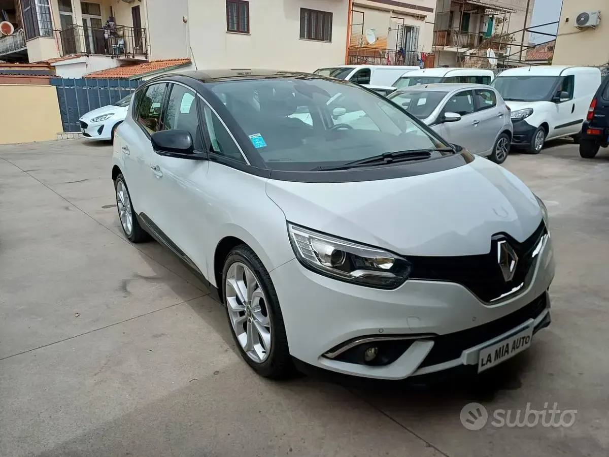 Usata Renault Scénic IV Business 110 CV (80 kW) 2019 Bianco Monovolume