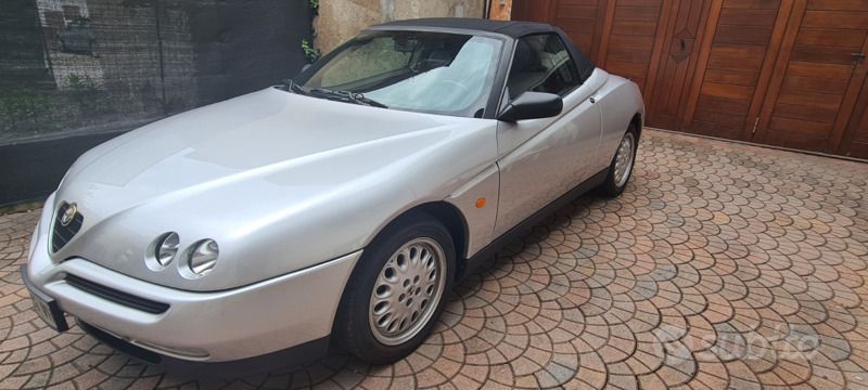 Usata Alfa Romeo Spider 150 CV (110 kW) 1997 Grigio Cabrio
