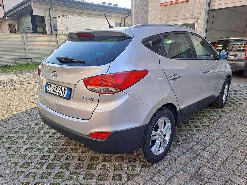 Usata Hyundai ix35 Comfort 135 CV (99 kW) 2012 Argento SUV