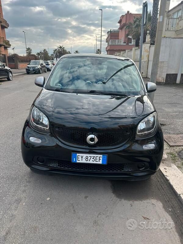 Nero Usata 2015 Smart ForFour Passion Due volumi | 8000 € (Ottimo prezzo) - Immagine 1/4