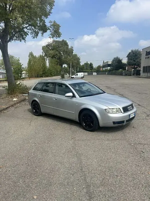 Usata Audi A4 131 CV (96 kW) 2004 Grigio Station wagon