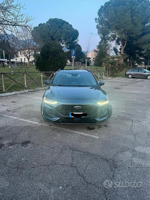 Usata Ford Focus ST-Line 120 CV (88 kW) 2019 Blu Station wagon