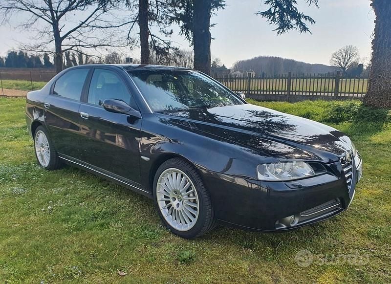 Begagnad Alfa Romeo 166 240 HK (176 kW) 2006 Svart Sedan
