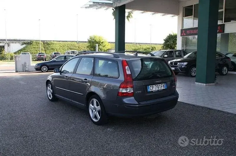Usata Volvo V50 Kinetic 136 CV (100 kW) 2004 Grigio Station wagon