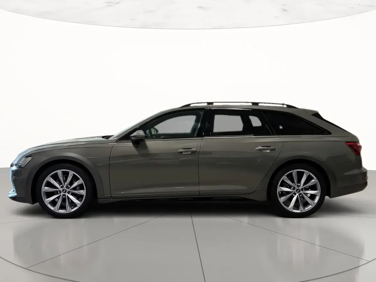 Usata Audi A6 Allroad Advanced 204 CV (150 kW) 2025 Grigio chronos metallizzato Station wagon