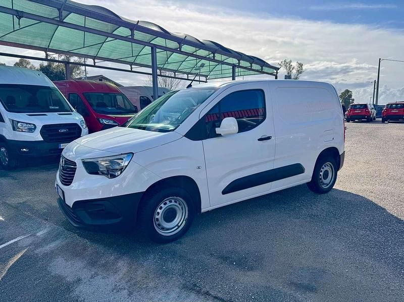 Usata Opel Combo 102 CV (75 kW) 2021 Banchisa Monovolume