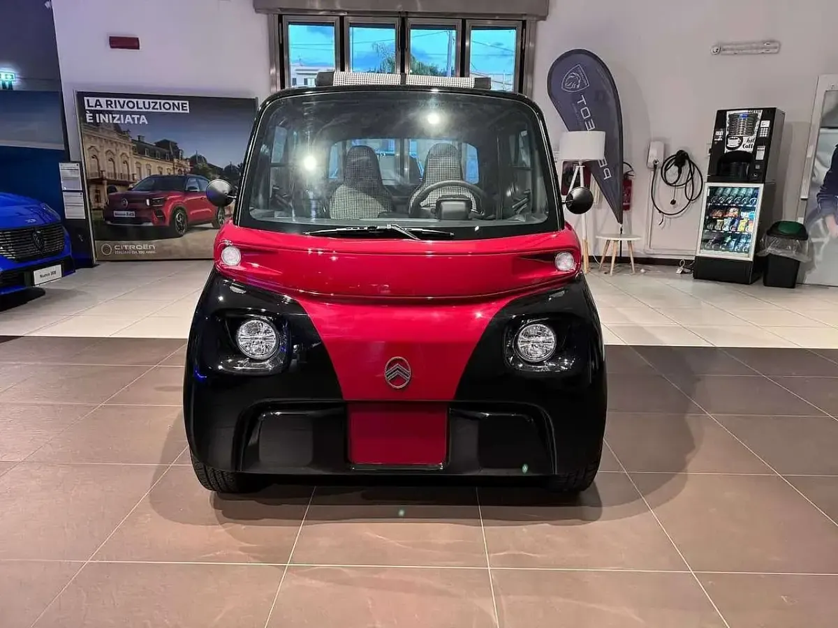 Usata Citroën AMI Charleston 2024 Arancione Berlina