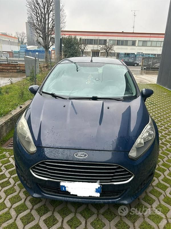 Usata Ford Fiesta 75 CV (55 kW) 2014 Blu Utilitaria