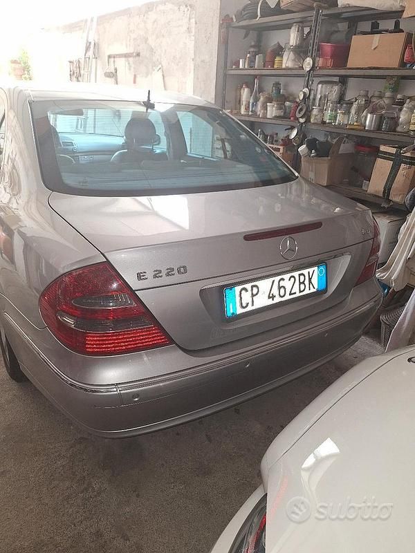 Usata Mercedes 220 Avantgarde 150 CV (110 kW) 2005 Berlina