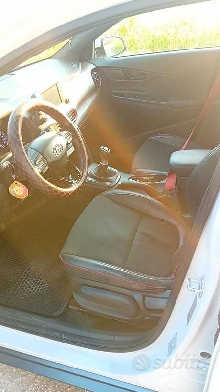 Usata Hyundai Kona 116 CV (85 kW) 2020 Bianco SUV