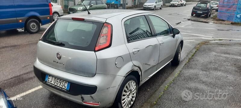 Usata 2011 Fiat Punto Due volumi | 1220 € (Super prezzo) - Immagine 1/2