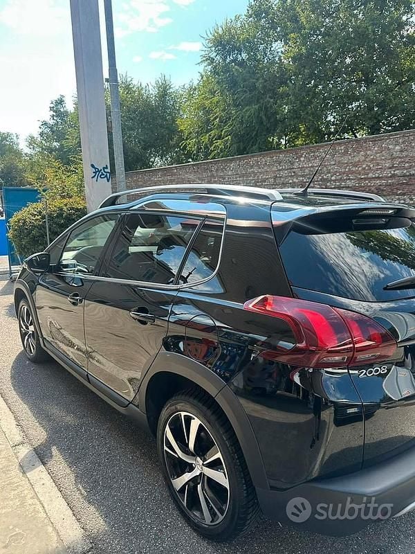 Usata Peugeot 2008 99 CV (72 kW) 2017 SUV