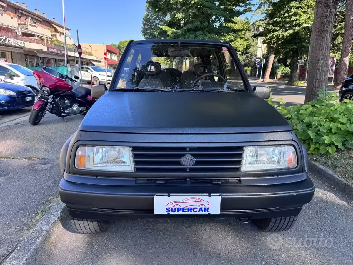 Usata Suzuki Vitara 80 CV (58 kW) 1992 Nero SUV