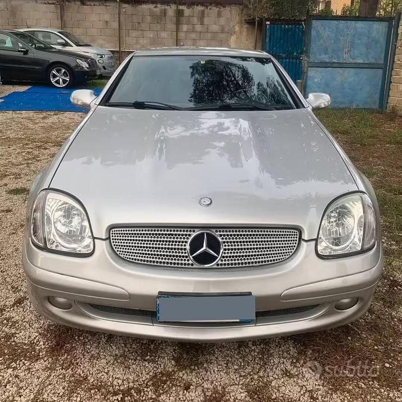 Usata Mercedes SLK200 163 CV (119 kW) 2001 Grigio Cabrio