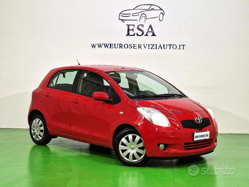 Usata Toyota Yaris Sol 87 CV (63 kW) 2007 Rosso Utilitaria