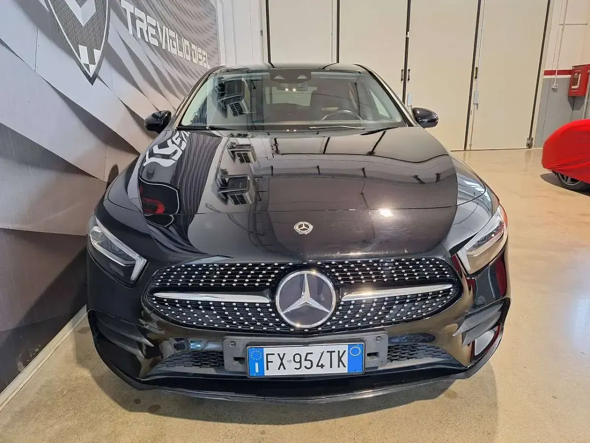 Usata Mercedes A180 Premium 116 CV (85 kW) 2018 Nero Berlina